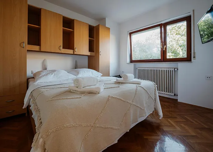 Silvana By El-pi Tours Apartament *