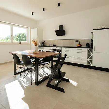 Apartman Silvana By El-pi Tours